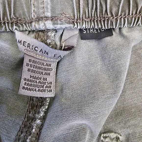 AE Women's Stretch Baggy Cargo Jogger Olive Green Size 8 - Picture 6 of 9